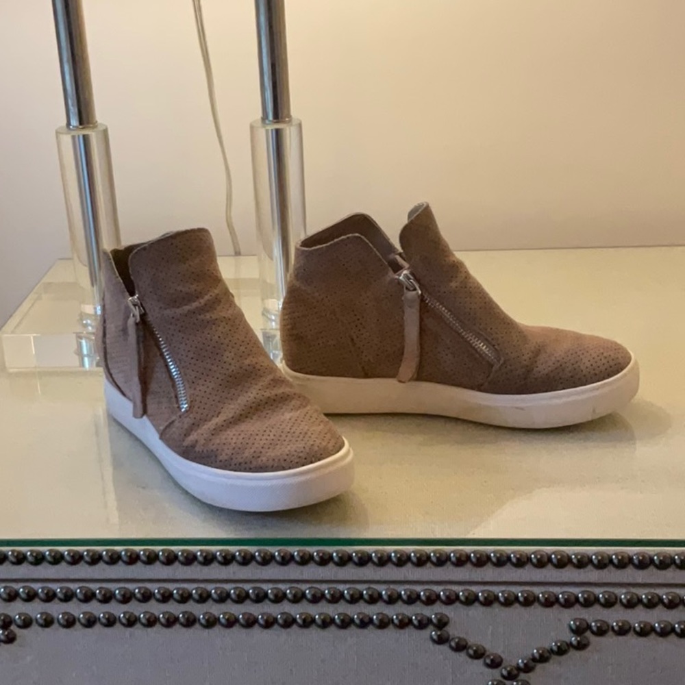 Steve Madden “caliber” shoe bootie